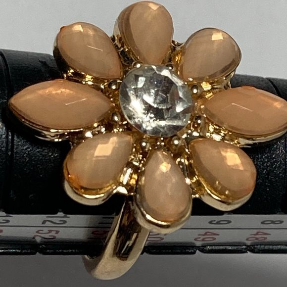 Peach Flower Ring Size 6 Gold Tone - Picture 4 of 10